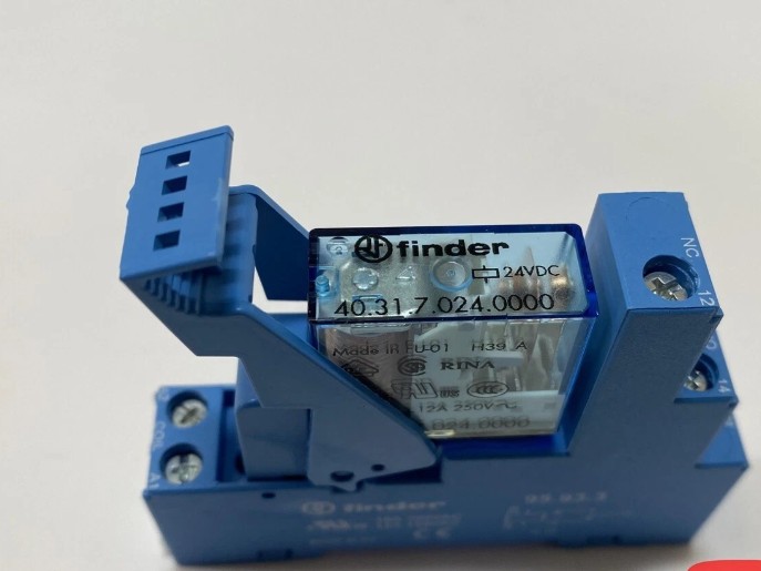 Relay: electromagnetic; SPDT; Ucoil: 24VDC; Icontacts max: 20A + Base 8 Pines C clip Relay: electromagnetic; SPDT; Ucoil: 24VDC; Icontacts max: 20A + Base 8 Pines C clip