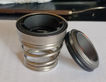 Sello Mecánico Cónico , Eje: 24 mm, Base: 38 mm Alto (con base): 35,4 mm Sello Mecánico Cónico , Eje: 24 mm, Base: 38 mm Alto (con base): 35,4 mm